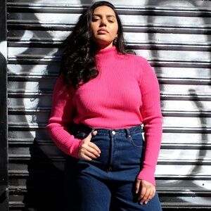 Wray pink turtleneck medium